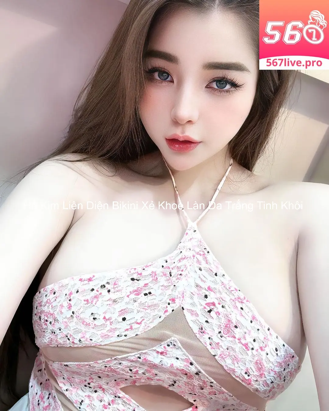 Hồ Kim Liên Diện Bikini Xẻ Khoe Làn Da Trắng Tinh Khôi 7